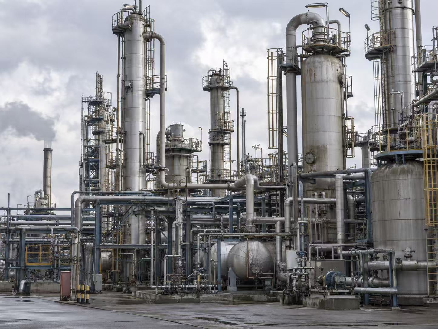 Chemical towers and vessels