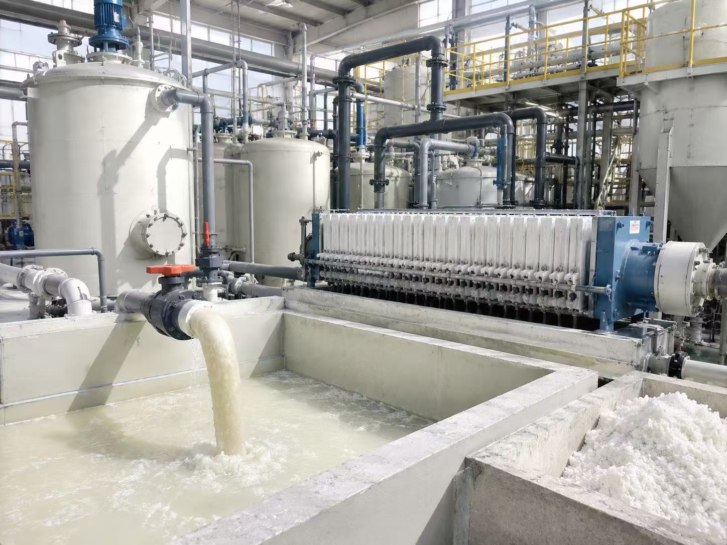 Corrosive chemical slurry and inorganic salt waste liquid